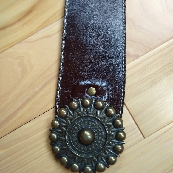 😊 Brown patent leather belt with a round buckle - Picture 4 of 6